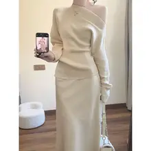 エレガントな白色のロングアセテートサテンスカート【夏用・Aラインデザイン】