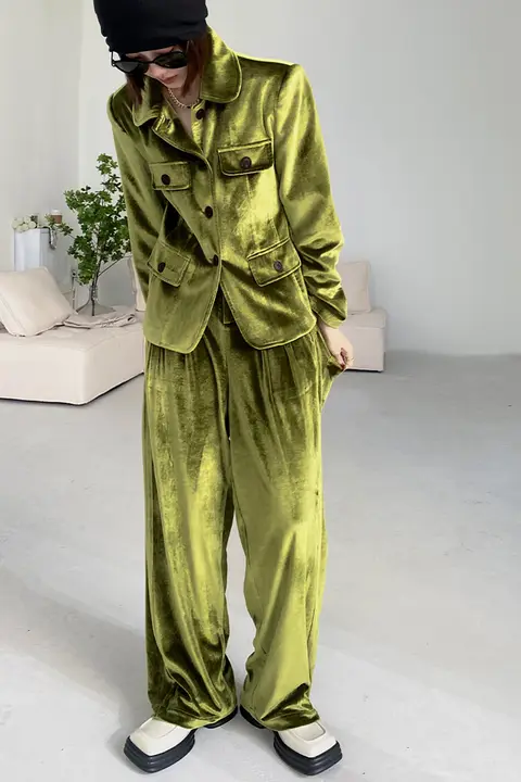 上品なサテン仕立てのワイドレッグパンツ【通勤・スタイル・スリム効果】