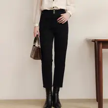 高腰水晶装飾ボタン付きスリムフィットデニムパンツ【小脚デザイン・秋冬用】