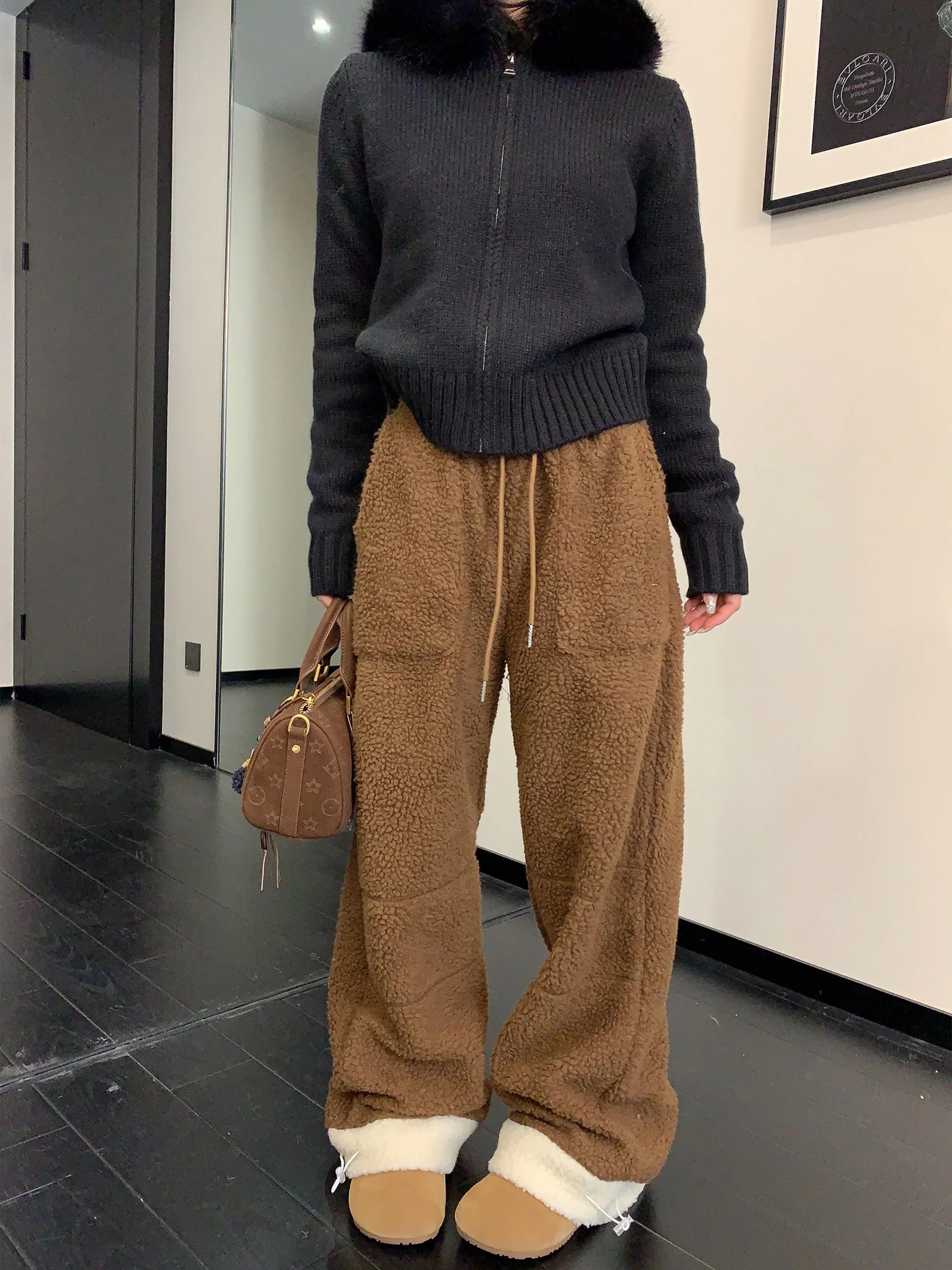 冬用羊羔毛裏起毛直筒パンツ：厚手で暖かく、アメリカンレトロスタイルの着心地を実現