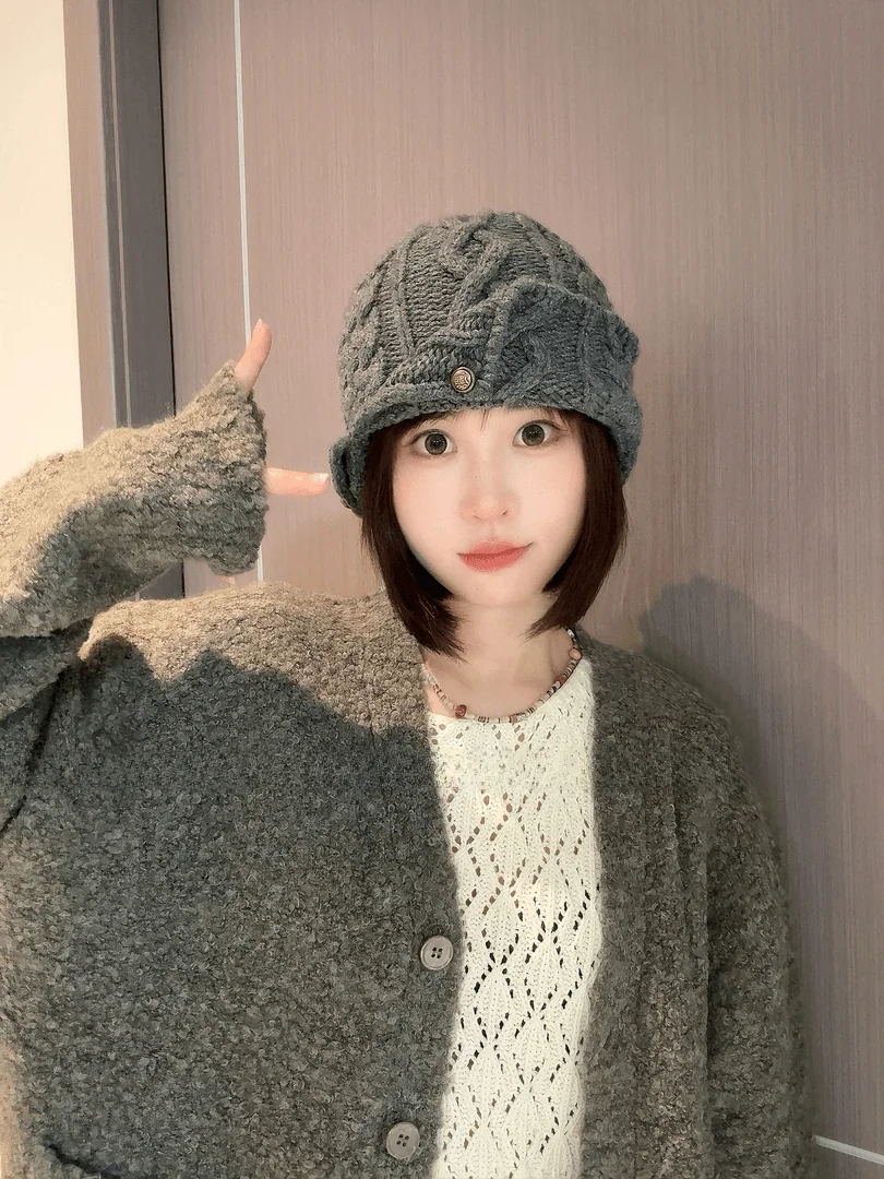可愛いニット帽を選ぶには？レトロなツイストデザインが秋のファッションを彩る