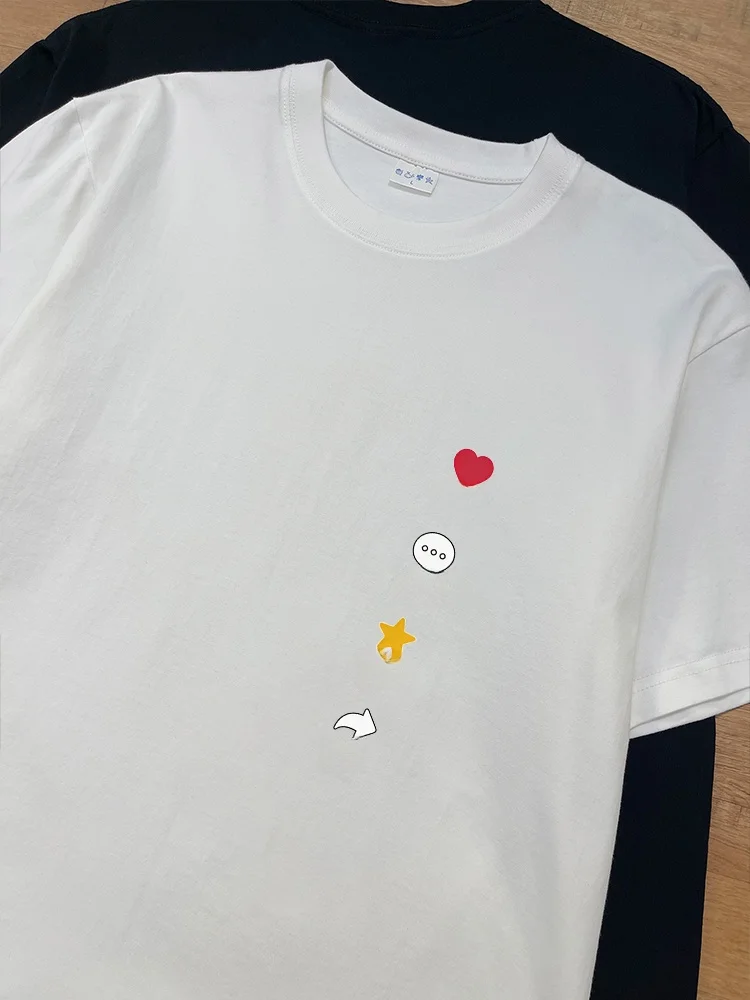 おしゃれな白いアイコンTシャツ：シンプルでかわいいデザインの日常使いに最適