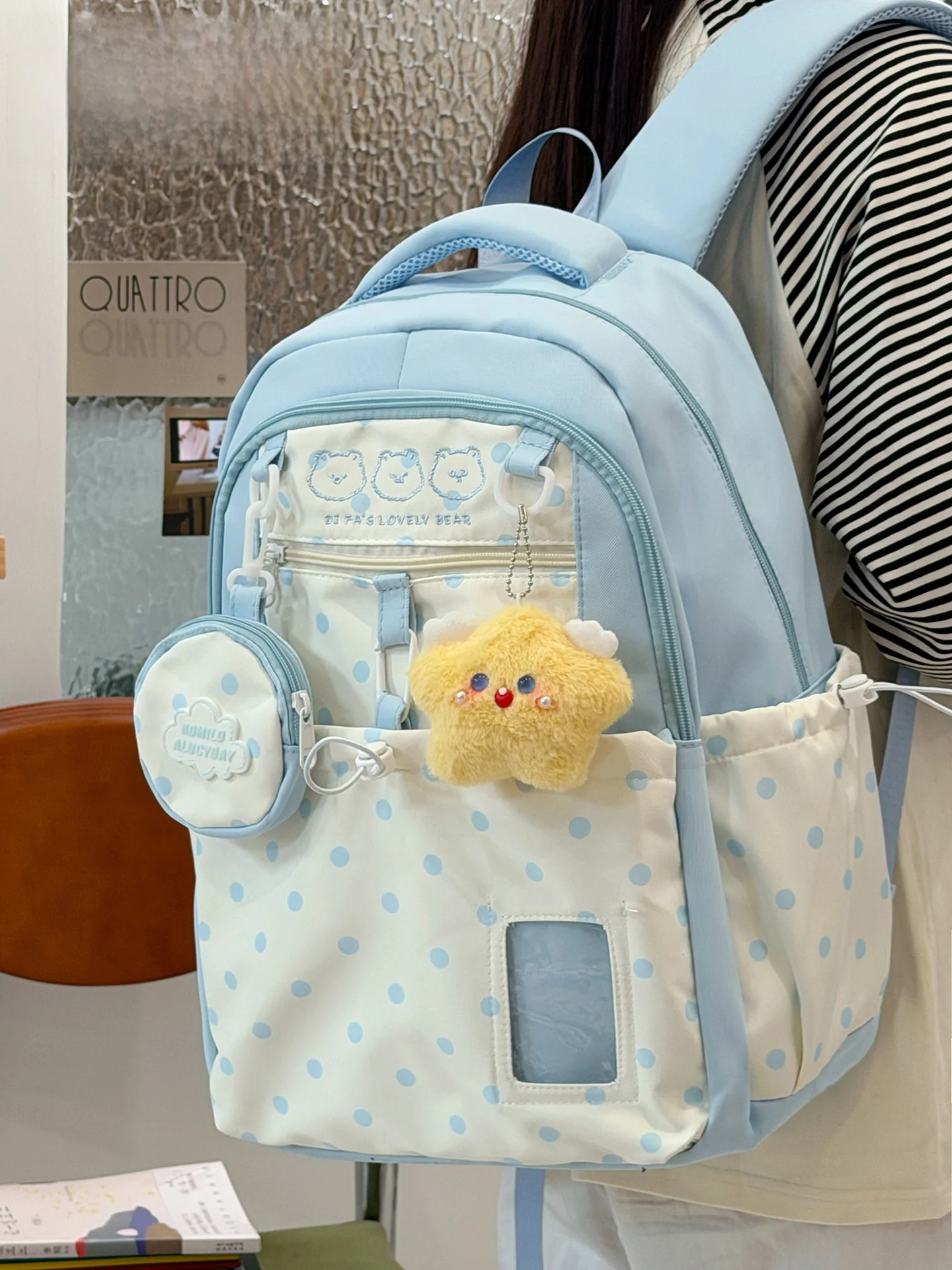 40代から学生時代を思い出す？　かわいいドット柄リュックで通学と日常を彩るには？