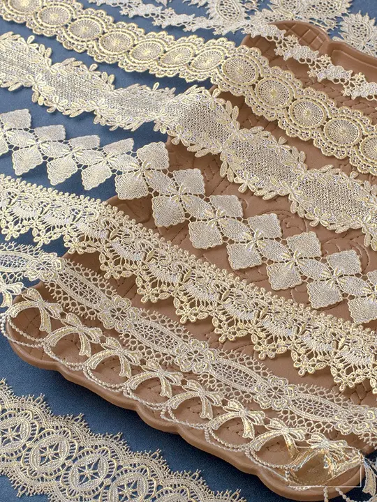 ポリエステル刺繍 白地金箔水溶花辺素材【DIYハンドメイド用・服飾レース】