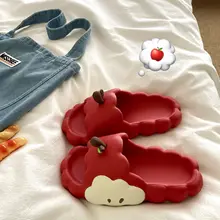 明るい赤いリンゴのデザイン！極上の柔らかさの夏用厚底サンダル【滑り止め・ビーチ用】