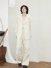 米色の透け感が美しいジャケット【ワイドショルダー・カジュアルデザイン】