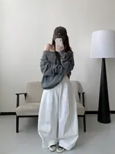 立体的なシルエットのユニークなパンツ【フレアパンツ・軽やかな素材】
