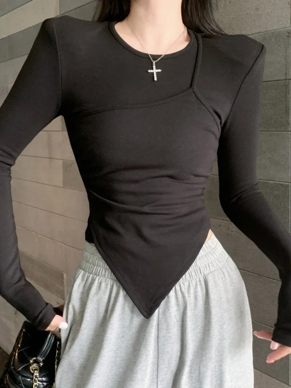 ロング丈Tシャツのコーデで迷うなら、この1着で解決できる？