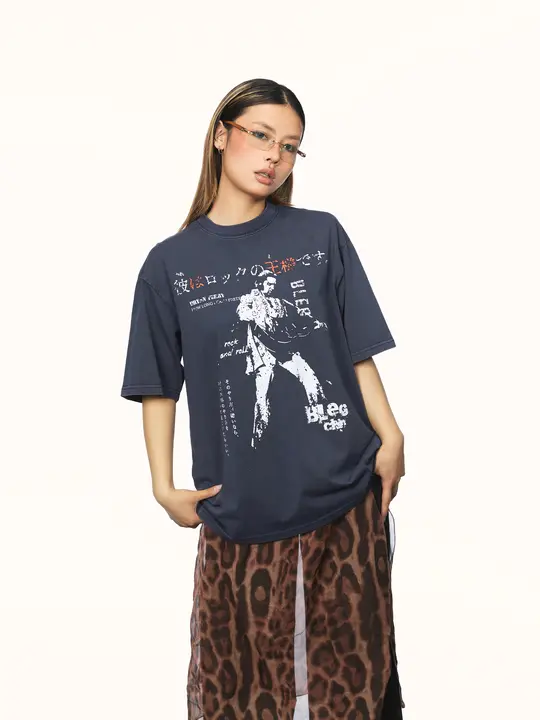 ギタープリント半袖Tシャツ【ユニセックス・夏用・ゆったりデザイン・ビンテージスタイル】