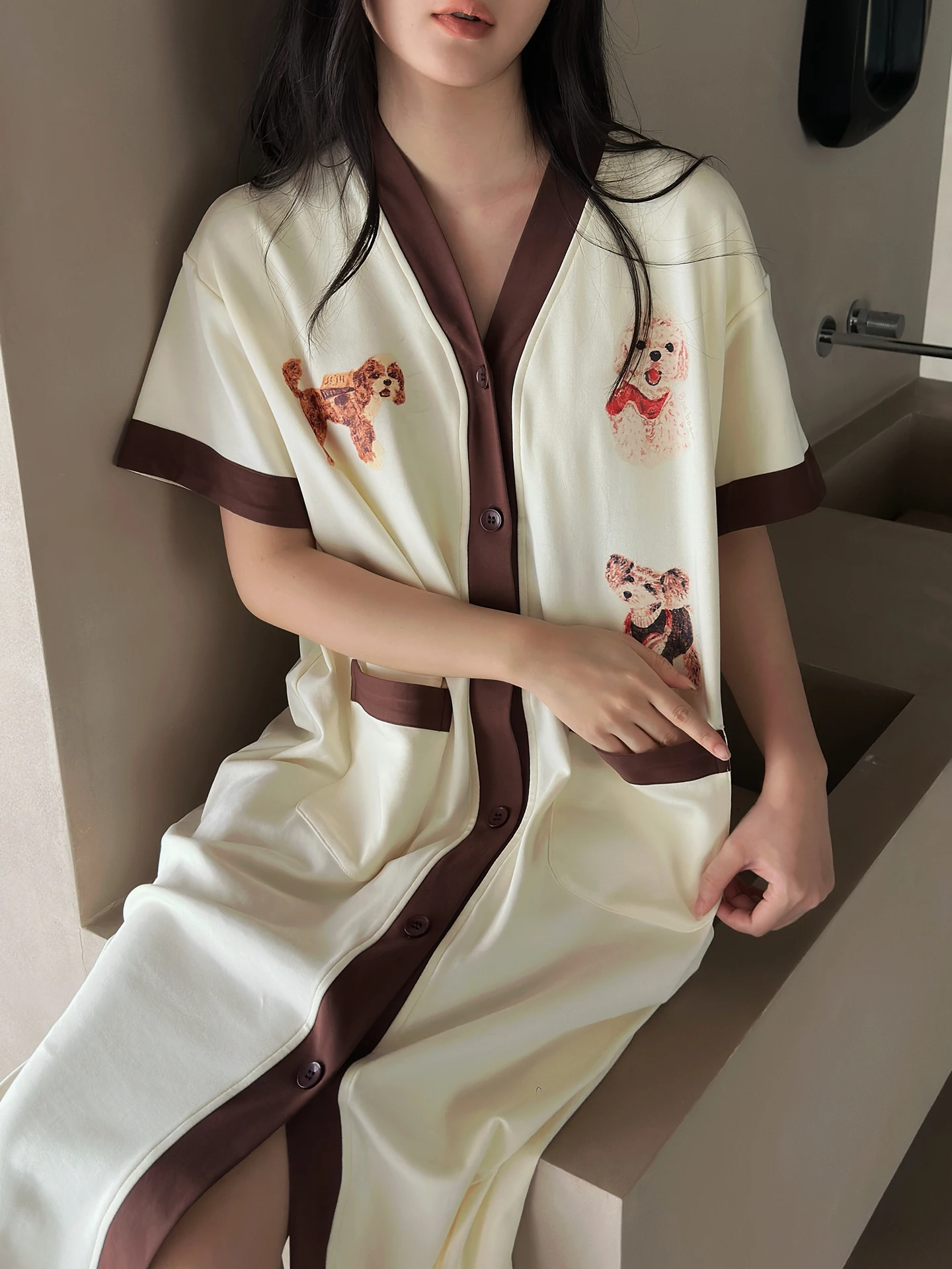 胸パッド付きマタニティスリップ：夏用中長丈綿素材で快適な日常着用を実現