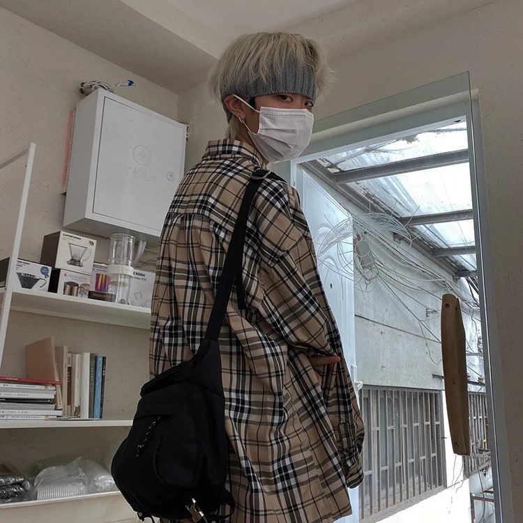 男女兼用斜め掛けショルダーバッグ：多機能カジュアルスタイルの実用性と使い分け
