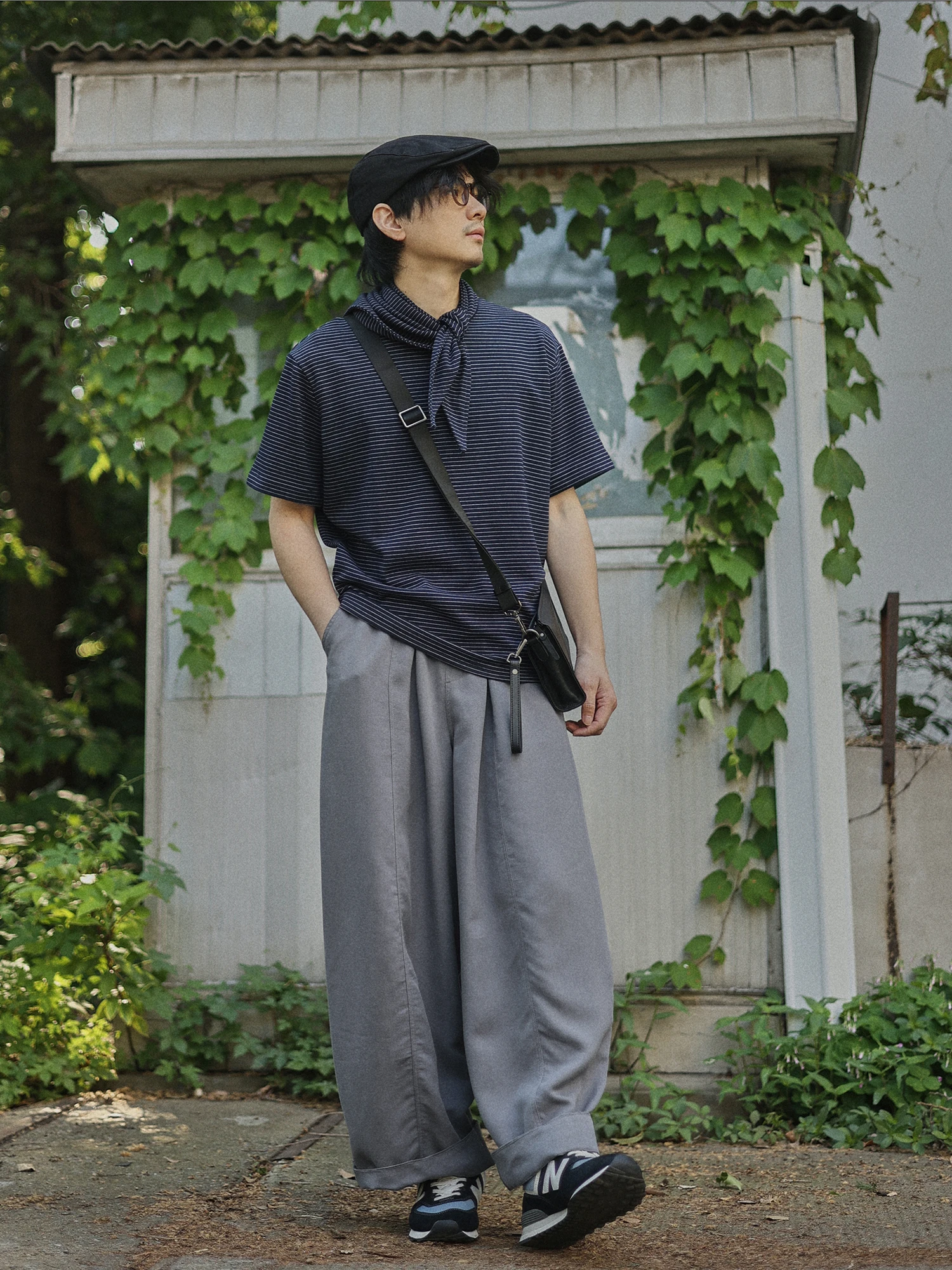 レトロストライプデザインの半袖Tシャツ：日焼け予防に強いUVカット機能と使い方