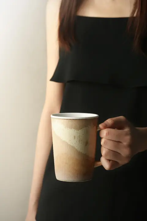 カラフルな九土陶瓷製マグカップ【コーヒー・ティー・牛乳用・家庭用・オフィス用】