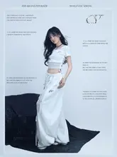 白色のダンスファッション上下セット【短丈ジャズトップ・ゆったりストレートパンツ】（セットアップ対応）