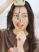 おしゃれな花田デザインの携帯ストラップ【多機能・磁気吸着・チェーンアクセサリー】