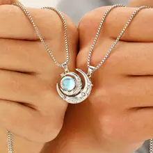 月と太陽デザインのカップルネックレス【マグネット式・バレンタインデーギフト】