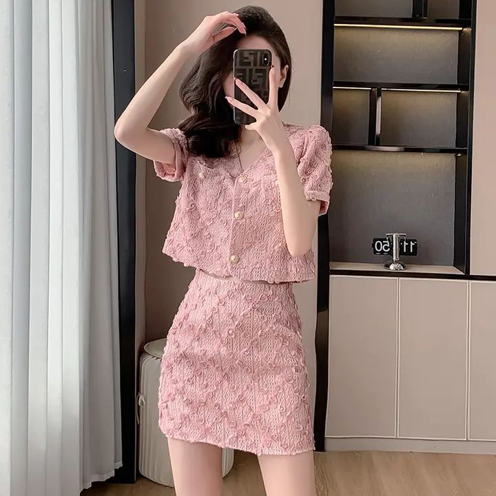 Xiaoxiangfeng ピンクのレースのトップとスカート スーツ