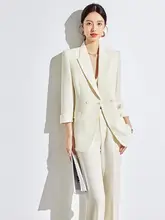 大人の女性向け 休闲スーツ【薄手・鵝黄色・洗練されたシルエット】（セットアップ対応）