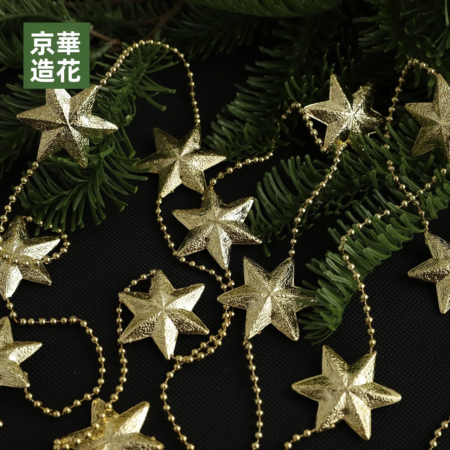 クリスマス用星型飾り：五角星・八角星を含むドア用リースの選び方と実用性