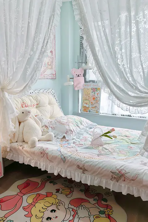 プリンセスデザインのベッドカーテン【レースフリル・透けないウィンドウカーテン】