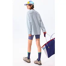 軽量で吸湿速乾の抗菌機能付きスポーツ長袖Tシャツ【コントラストカラー・円形ネック・春秋用・ハイキング・サイクリング】