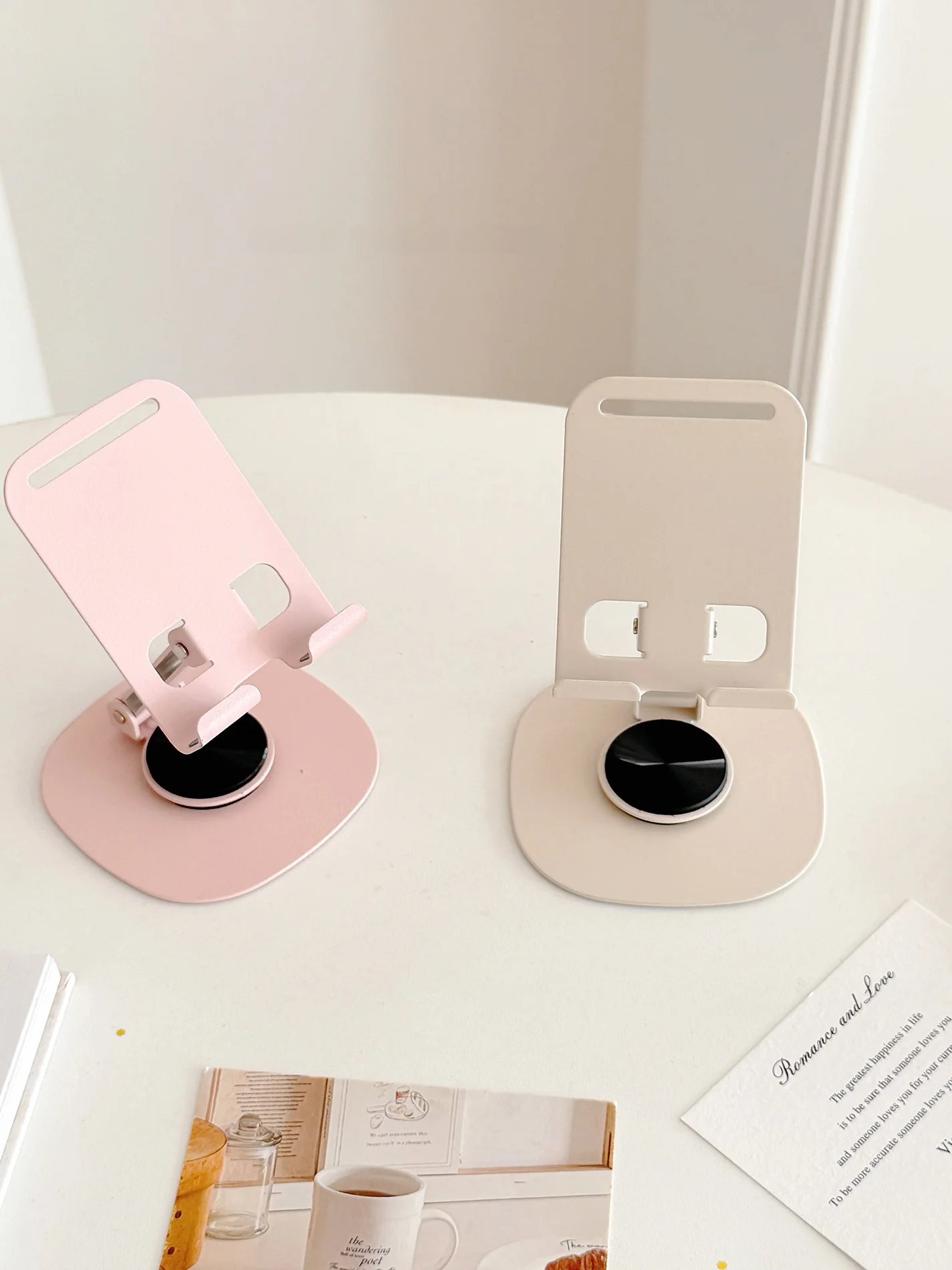 2in1でストレスを減らすには？スマホスタンドの選び方と、本当に使えるシーンとは？