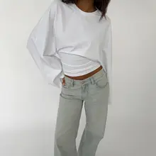 シンプルな無地デザインのウエストフィット長袖Tシャツ【カジュアルスタイル】