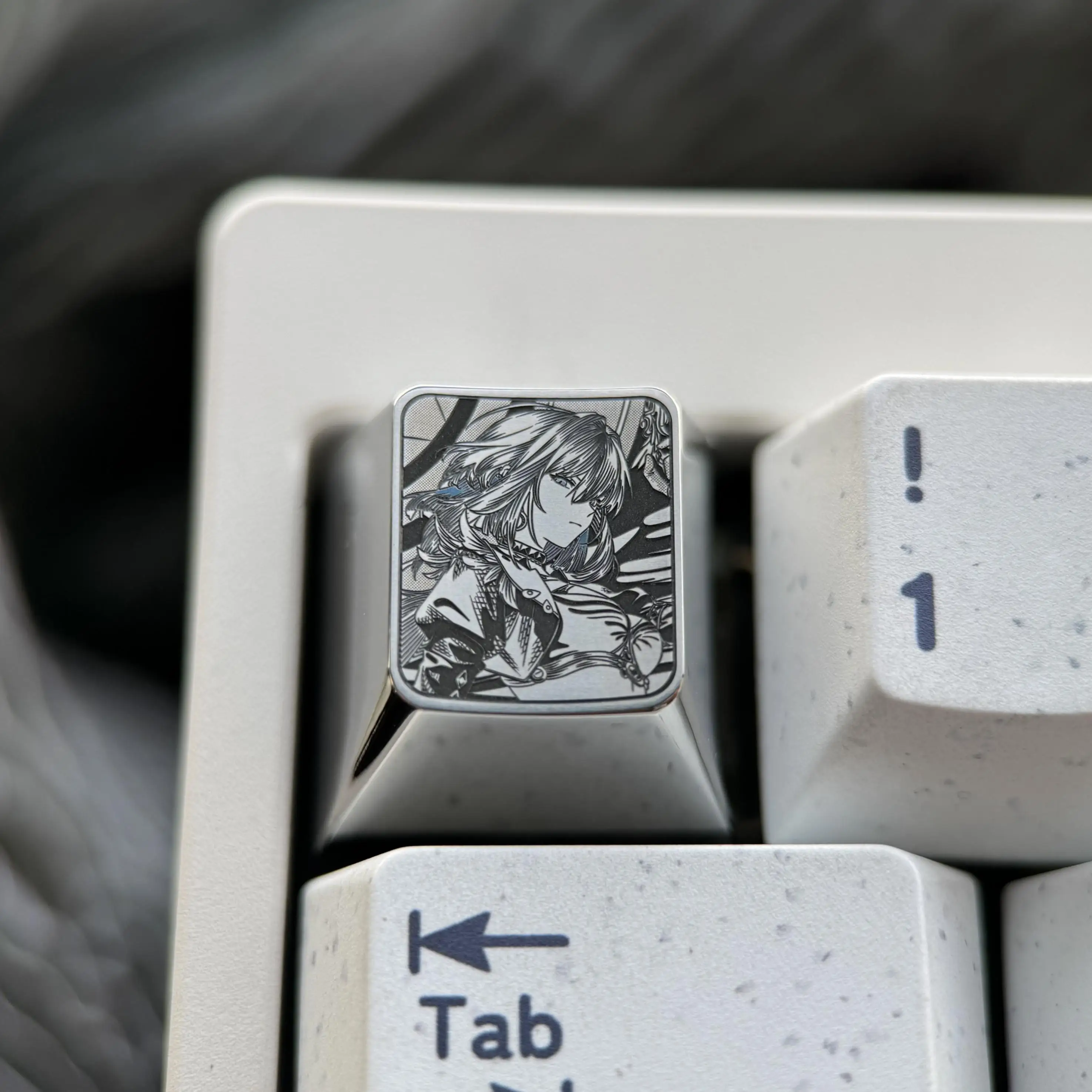 精密彫刻の点彩チタンキーキャップ ESCキー：CapsLockキーの正しい入力と使用法を解説