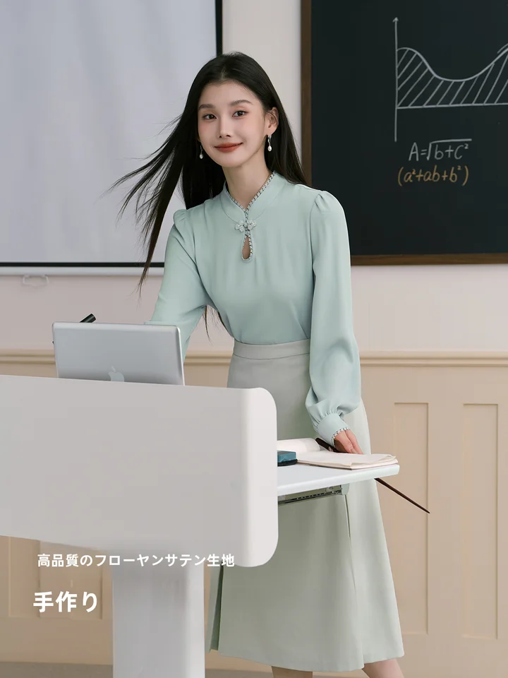 白色長袖ブラウス【職場用・フォーマル・高級感】