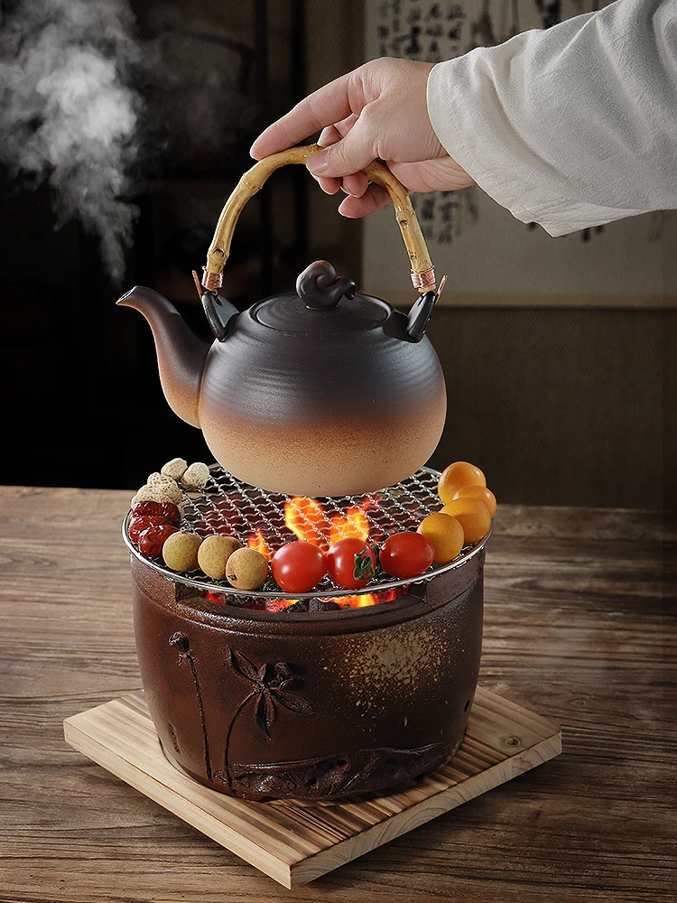 焚き火台で冬の囲炉裏を楽しむには？手作り風の陶器鍋がおすすめな理由