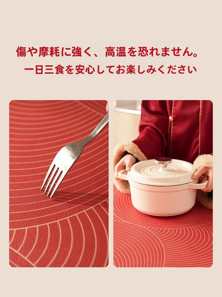 一人暮らしのダイニングテーブル選びで迷うなら、このレッドテーブルマットが救う！
