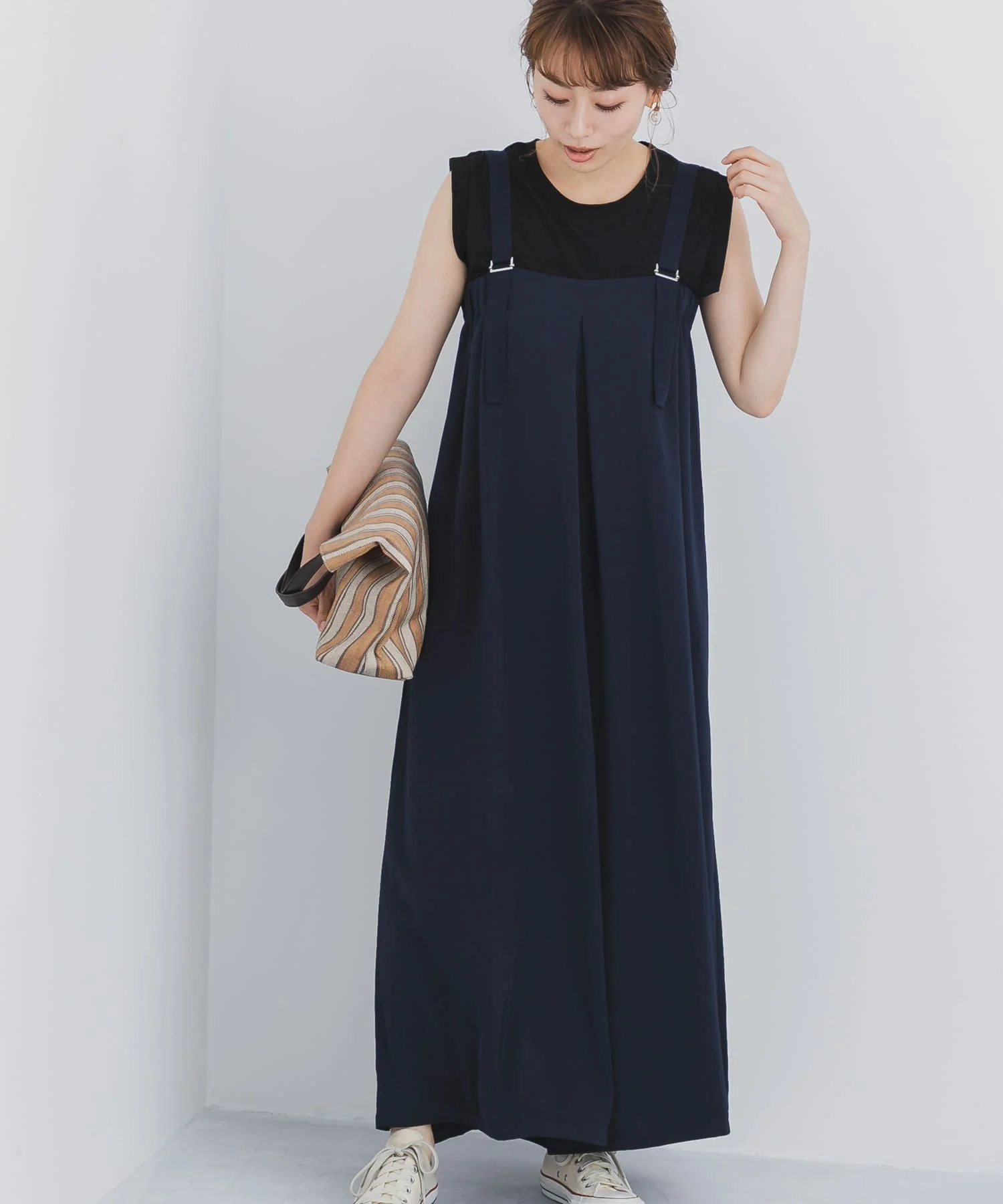 春夏用ゆったりハイウエストワイドレッグサロペット（セットアップ対応）：40代女性に最適なファッションの選択肢