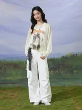 春の猫柄プリントニットトップス【ゆったりシルエット・クルーネック・女性用】