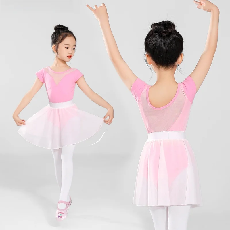 大人なのに女児服着てるのは、本当にファッションなのか？