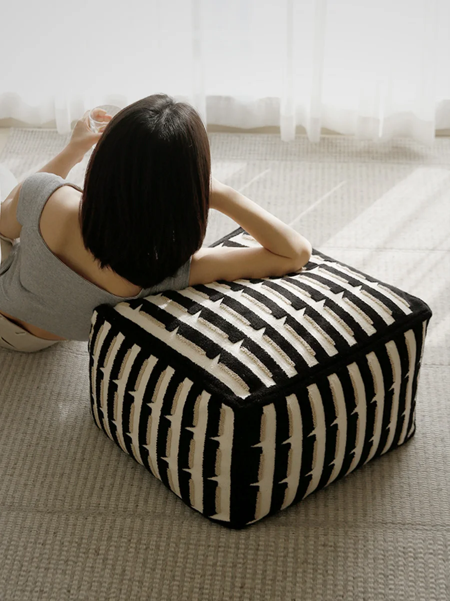 一人暮らしの部屋づくりで「ミニマリスト」にぴったりな座布団は？
