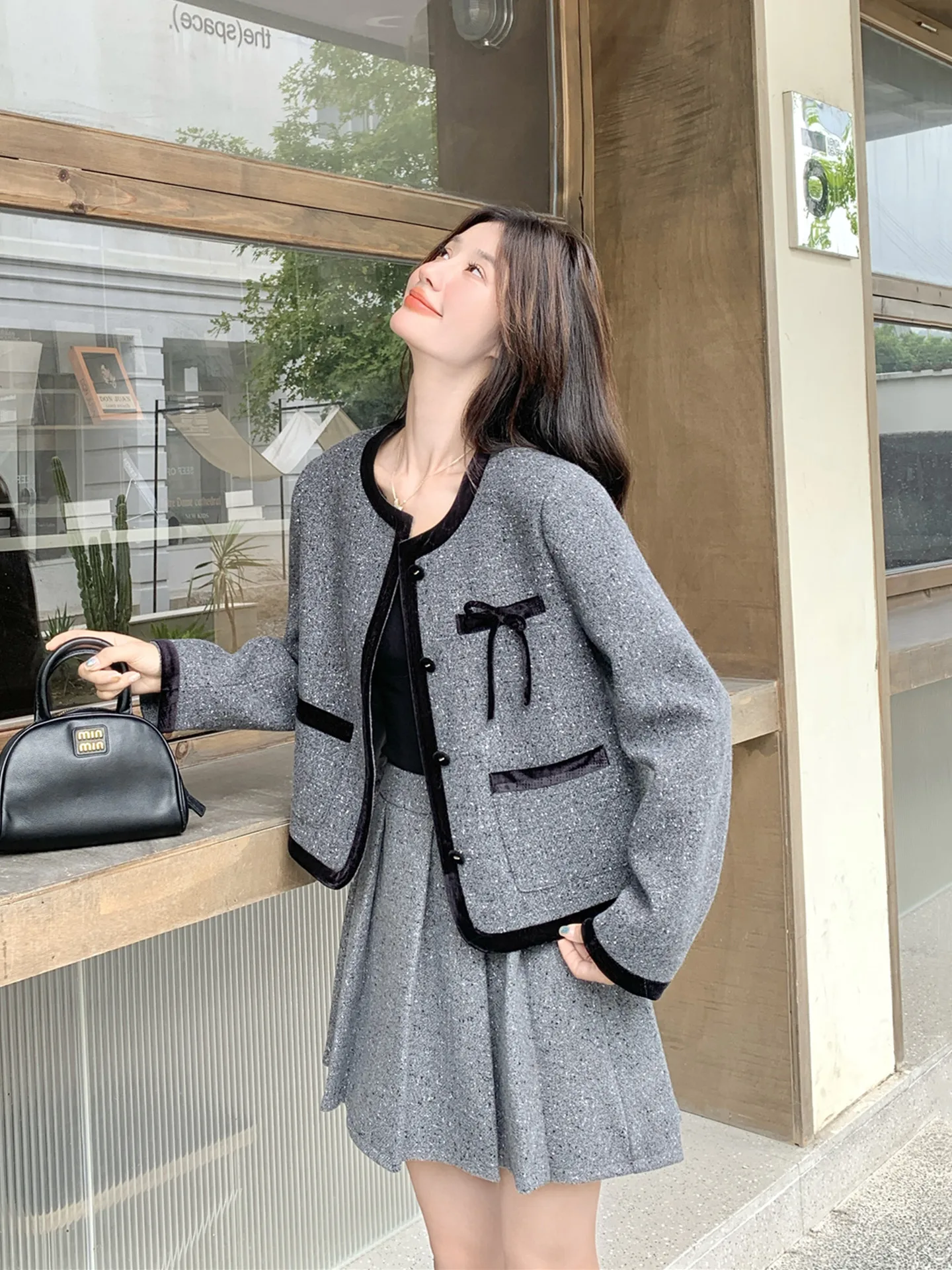 グレー サロペット コーデをどう選ぶ？シンプルさと高級感のバランスが鍵