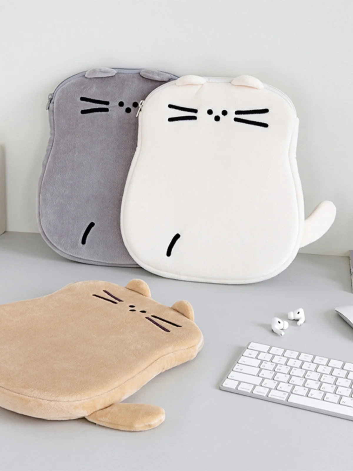 可愛い猫デザインのiPad用厚手クッションケース：衝撃吸収とイラスト入りの実用性を検証