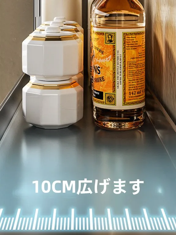 穴あけ不要の壁掛け厨房収納ラック：調味料用多層収納の実用性と設置方法