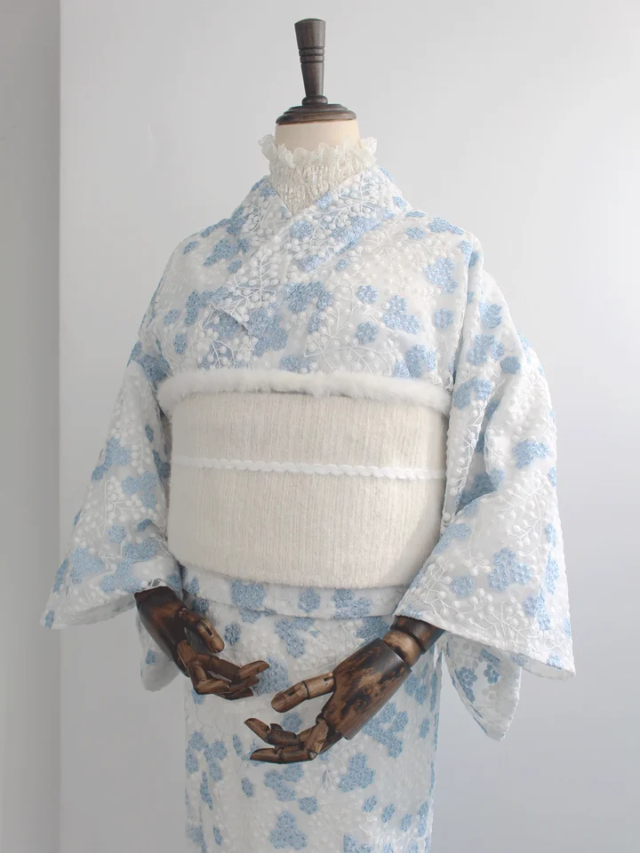 山鳥デザインの刺繍入り二部式和服【ブルー・ホワイト・シルバー】（セットアップ対応）