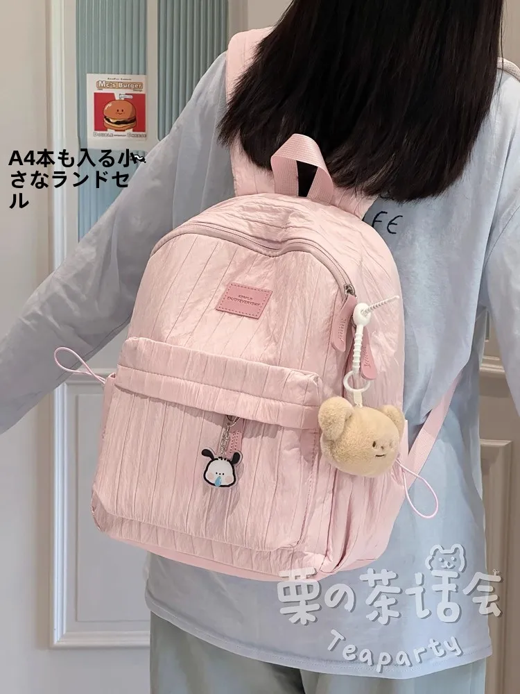 A4が入るバッグで通勤も旅行も楽しくなる方法は？