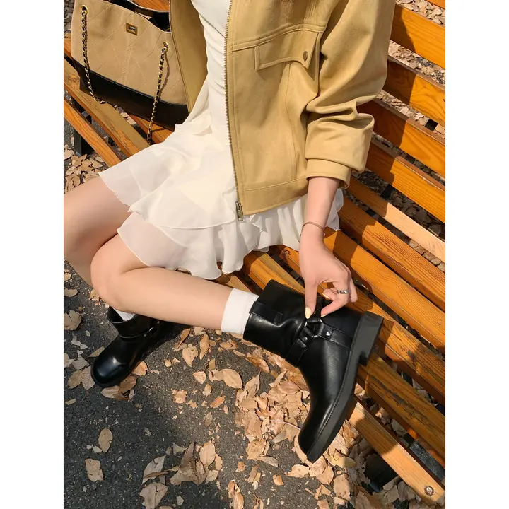 丸いつま先の金属バックル付きブーツ【レトロデザイン・秋冬用・小柄女性向け・極上の柔らかさ】
