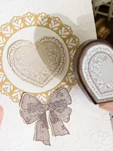 レトロな印章 蝶結びレースローズとスズランの花 DIY素材【デコレーション用】