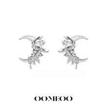 OOMEOO 天然貝殻の月型ピアス【ユニセックス・オリジナルデザイン・高級感】