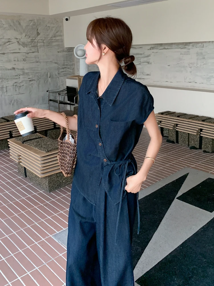 デニムにデニムを着るなら、夏の「天絲デニムシャツ＋ワイドパンツ」は本当にベスト？