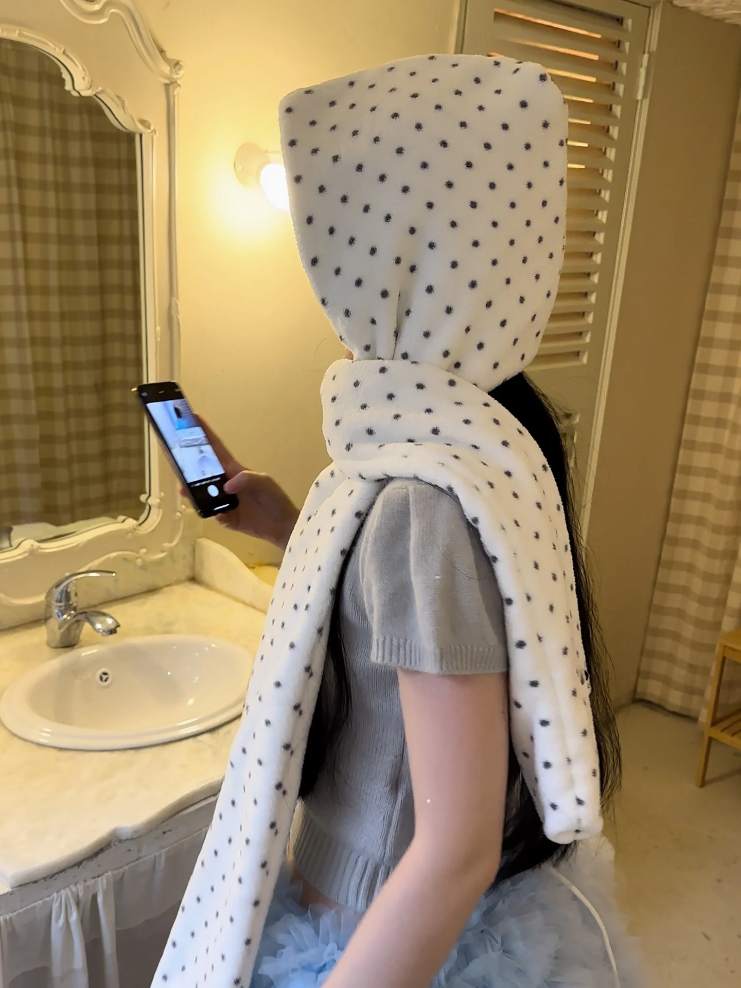 初めのネックワーマーはどれがおすすめですか？——「波点のふわふわネックウォーマー」が冬の日常を救う理由
