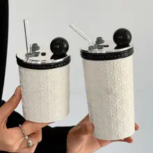 レトロなブラックラタン編みデザインの陶器製マグカップ【蓋付き・ストロー付き・大容量】