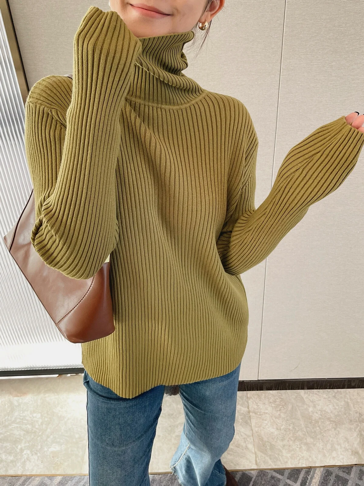 カーディガン コーデの選び方完全ガイド｜高衿ニットトップスで失敗しないスタイル