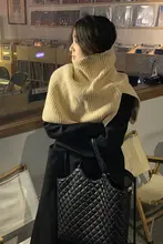 高首デザインのニットショール【秋冬用・ブラック・防寒・首元をしっかり包む】