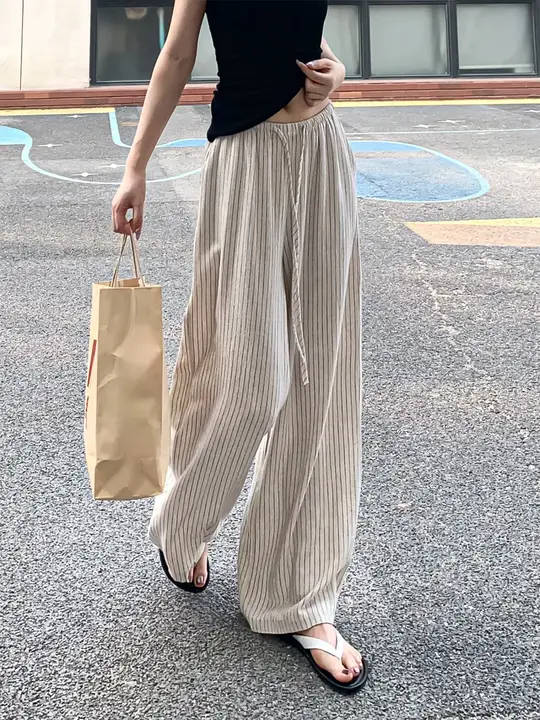 ストライプデザインのリネン混広がりパンツ【レディース・夏用・ハイウエスト・フィット】（セットアップ対応）