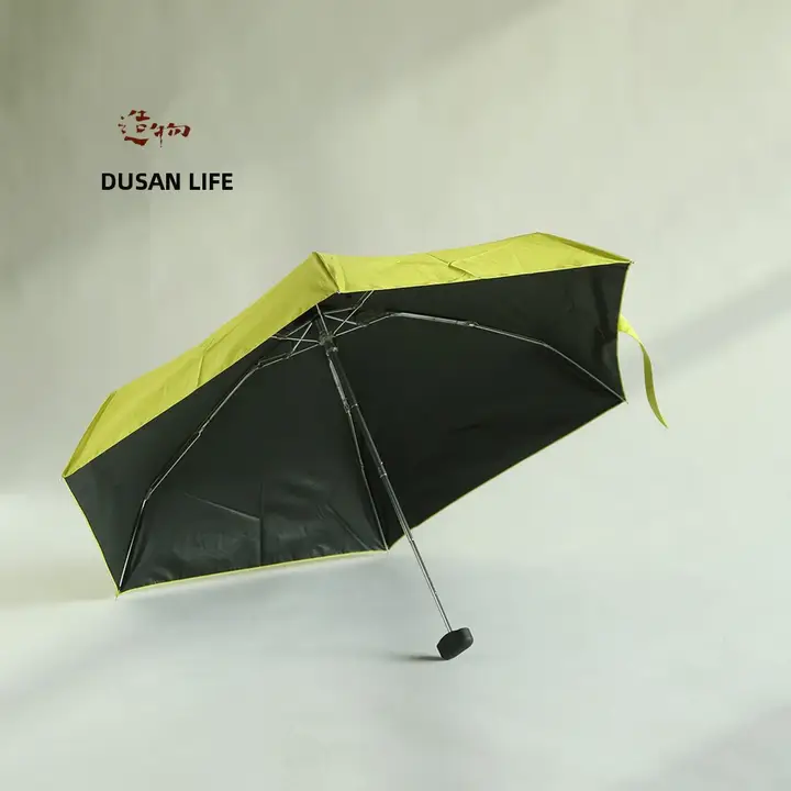 シンプルな三つ折り傘【晴雨兼用・収納バック付き】
